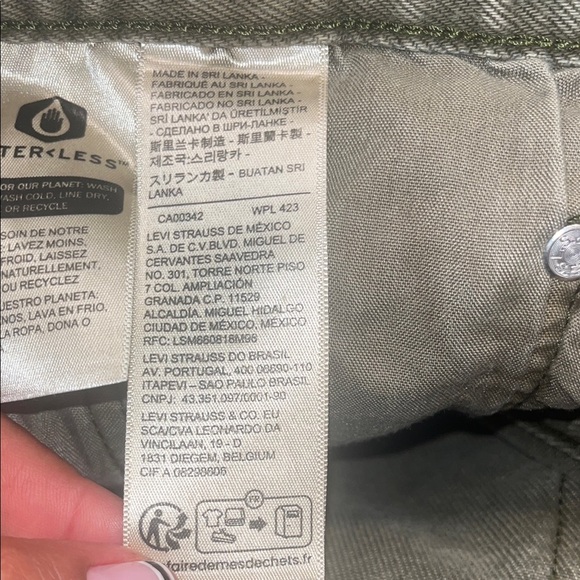 Levis 501 shorts Olive Green Women's Denim Shorts size 30 waist - Picture 5 of 6